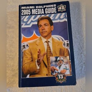 Miami Dolphins 2005 Media Guide Paperback Book GUC